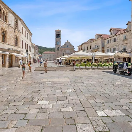 Arsenal Hvar Daire Hvar Town