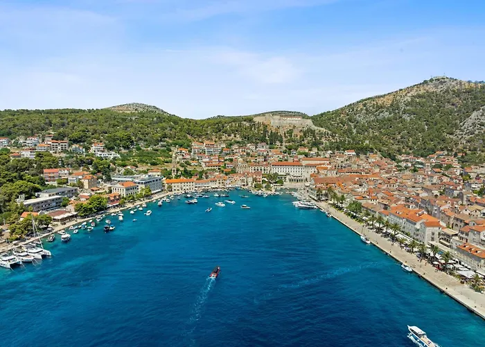 Arsenal Hvar *