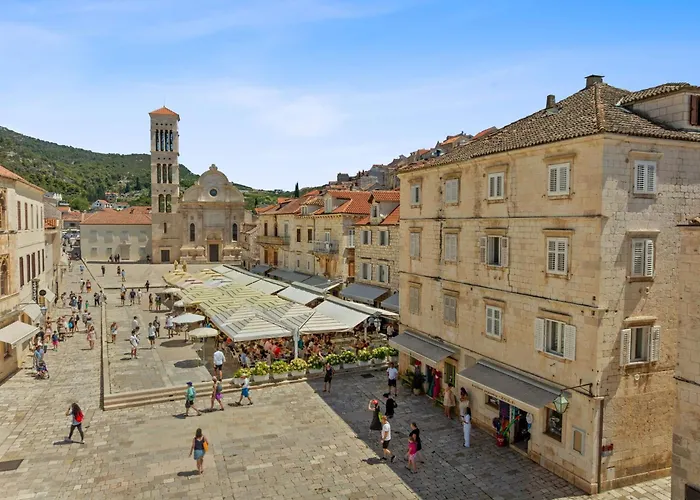 Arsenal Hvar Hvar Town